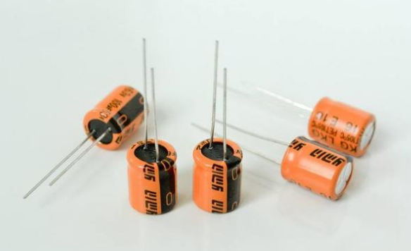 「NIPPON CHEMI-CON」電解電容極性接錯(cuò)會爆炸，如何避免？